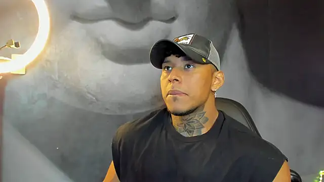 Snapshot of bradley_smith chatting on February 3, 5:40 am bradley smith online show from February 3, 5:40 am