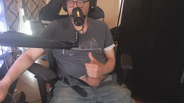 chicostick413 online show from June 21, 1:39 pm