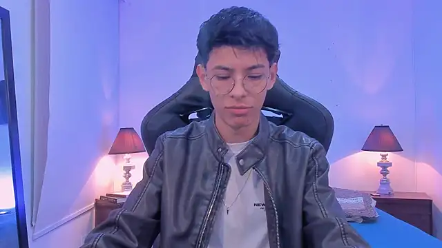 alexandersawyer online show from November 17, 12:41 pm