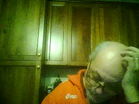 Snapshot of gianbragallini chatting on January 12, 10:33 pm gianbragallini online show from January 12, 10:33 pm