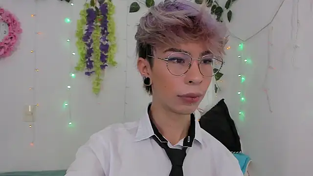  Jakke online show from December 15, 8:04 pm