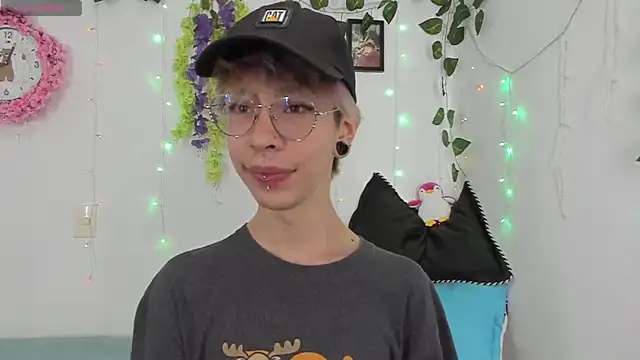  Jakke online show from December 16, 9:41 pm