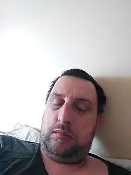 Snapshot of HE-M123 chatting on March 6, 11:25 am HE-M123 online show from March 6, 11:25 am