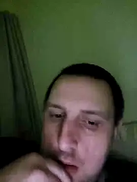 Snapshot of HE-M123 chatting on December 10, 11:53 pm HE-M123 online show from December 10, 11:53 pm