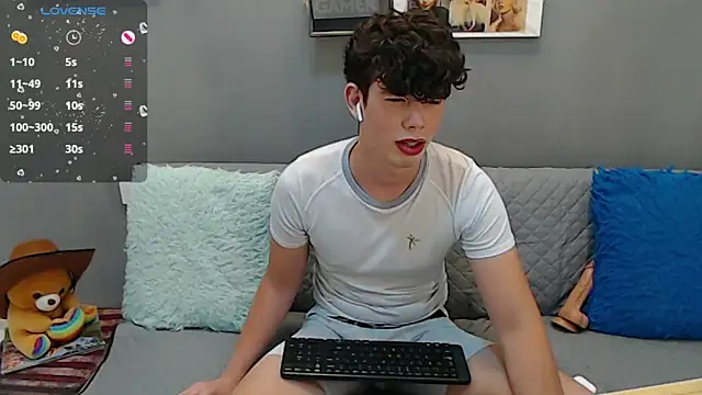 Snapshot of Angelo-cianuro- chatting on January 25, 11:43 pm Angelo-cianuro- online show from January 25, 11:43 pm