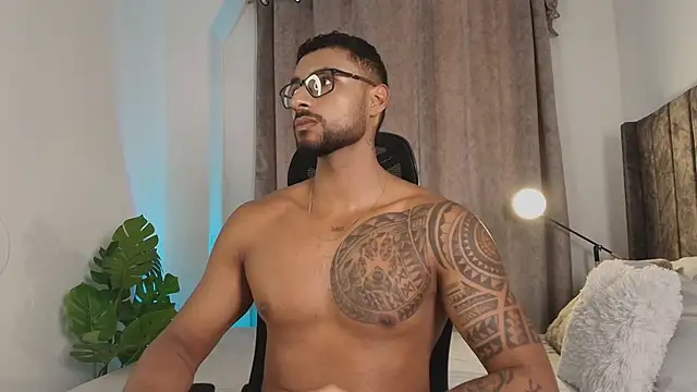 LiamGarcia1 online show from March 11, 2:18 pm