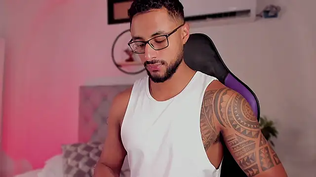 LiamGarcia1 online show from January 9, 12:30 pm