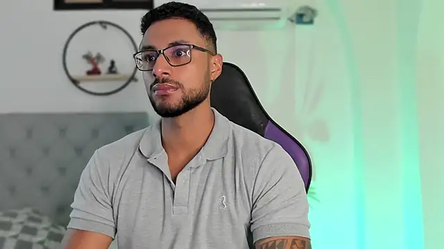 LiamGarcia1 online show from December 23, 12:08 pm