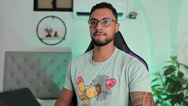 LiamGarcia1 online show from December 11, 12:27 pm