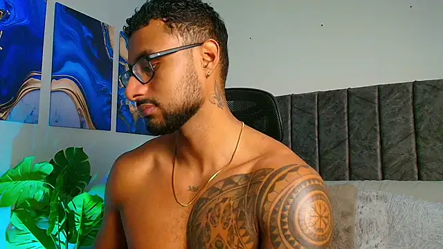 LiamGarcia1 online show from September 19, 2:06 pm