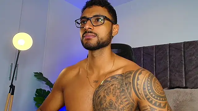 LiamGarcia1 online show from October 26, 2:08 pm