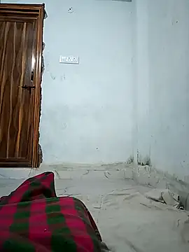 pintuS40 online show from December 18, 11:19 pm