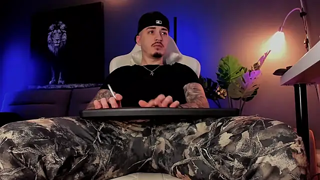 uptomatty online show from February 15, 8:02 am