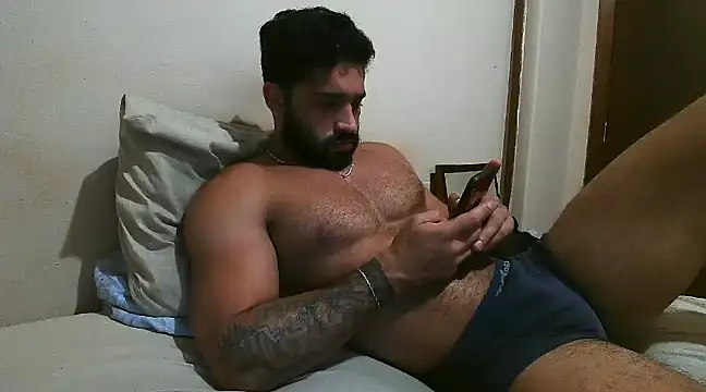 Snapshot of macho_fit chatting on December 20, 2:19 am macho fit online show from December 20, 2:19 am