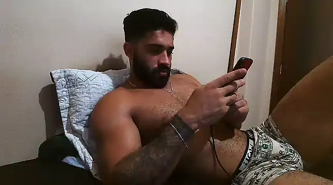 Snapshot of macho_fit chatting on December 23, 2:28 pm macho fit online show from December 23, 2:28 pm