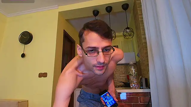 Snapshot of HungEddy chatting on September 29, 7:54 pm HungEddy online show from September 29, 7:54 pm