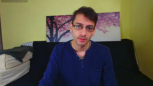 Snapshot of HungEddy chatting on October 20, 6:23 pm HungEddy online show from October 20, 6:23 pm