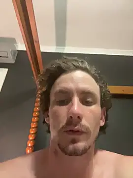 bradleyjamesmc online show from January 20, 7:35 pm