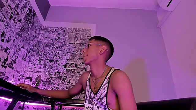 Nick Collins18 online show from December 21, 8:00 pm