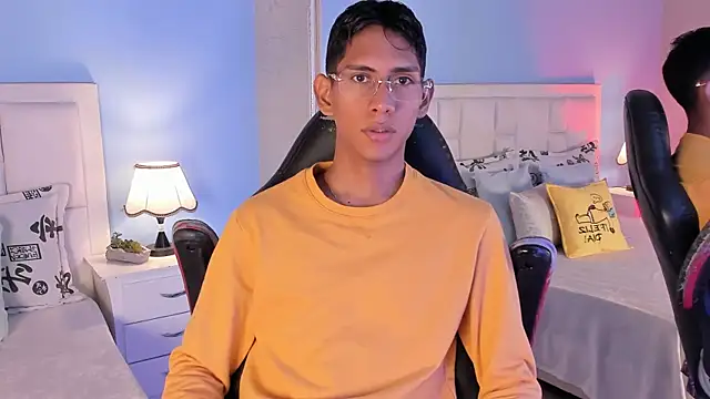 Nick Collins18 online show from October 13, 5:30 pm