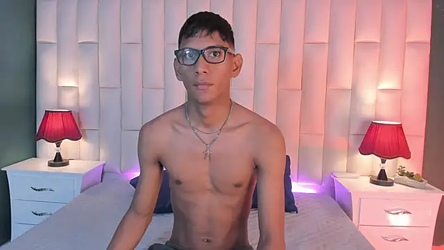 Nick Collins18 online show from March 6, 3:46 am