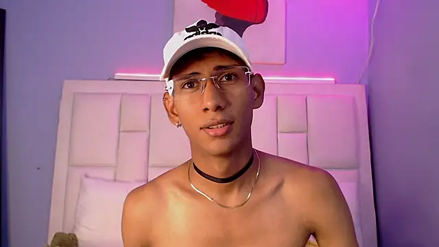 Nick Collins18 online show from February 6, 8:28 pm