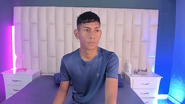 Nick Collins18 online show from February 21, 3:34 am