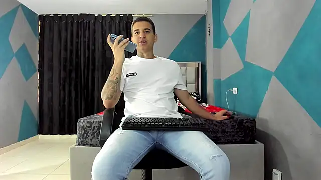 simookeler online show from January 28, 5:03 pm