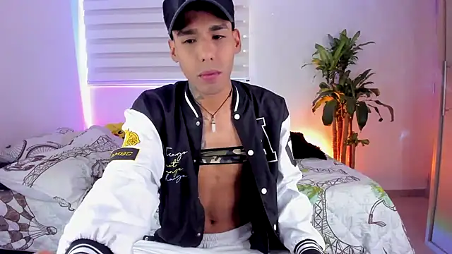 aldrinwhite online show from September 17, 6:20 pm