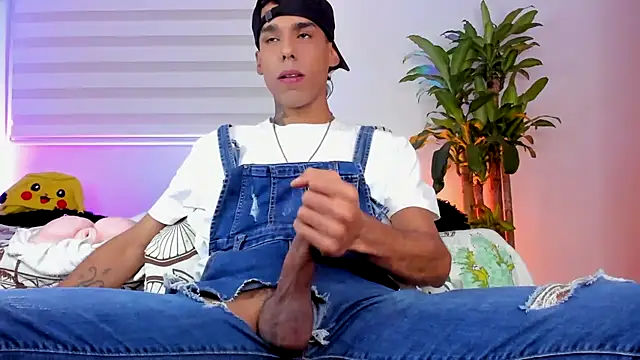 aldrinwhite online show from October 12, 8:03 pm