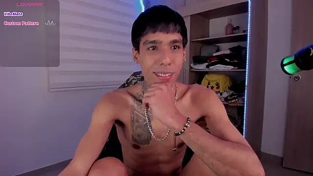 aldrinwhite online show from February 5, 11:06 pm