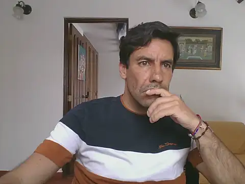 elkike1980 online show from July 15, 4:13 pm