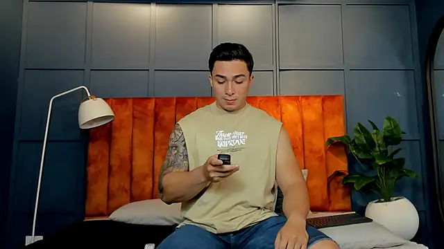 Snapshot of Ryan_Hunt chatting on February 4, 12:33 pm Ryan Hunt online show from February 4, 12:33 pm
