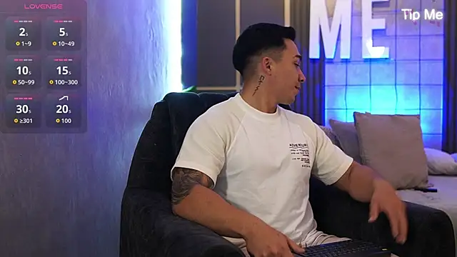 Ryan Hunt online show from January 13, 12:42 pm