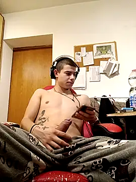 BigDickEnrg7195 online show from February 17, 10:25 pm