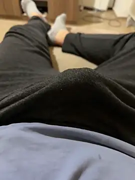 reelciii21 online show from November 30, 4:20 pm