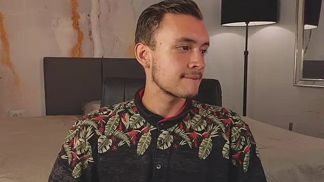 Desmon Clark online show from December 26, 10:20 pm