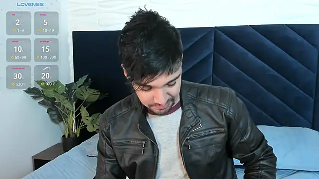 Edward max online show from October 26, 4:25 am