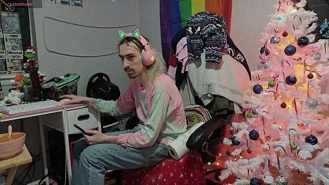 tallnerdyguy online show from December 17, 4:31 am