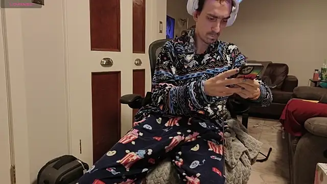 tallnerdyguy online show from July 18, 4:52 am