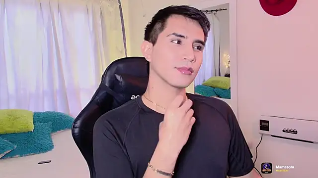 Chris Maddox online show from November 18, 8:34 pm