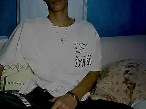 Snapshot of Key_198 chatting on December 19, 3:29 am Key 198 online show from December 19, 3:29 am