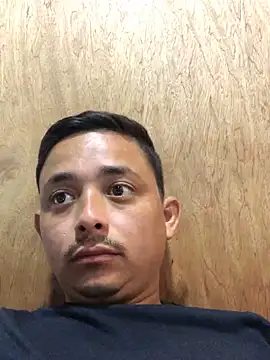 isacalejandroo online show from December 29, 8:04 pm