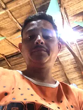 isacalejandroo online show from March 17, 8:40 pm