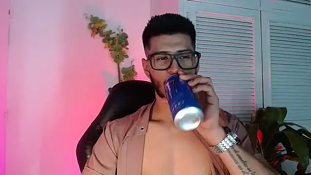 Snapshot of Colby_brown03 chatting on September 23, 7:57 pm Colby brown03 online show from September 23, 7:57 pm