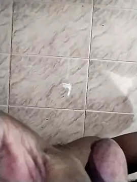 Snapshot of max_pane98 chatting on February 10, 5:03 am max pane98 online show from February 10, 5:03 am