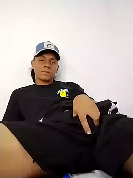 andydresss online show from December 18, 11:19 pm