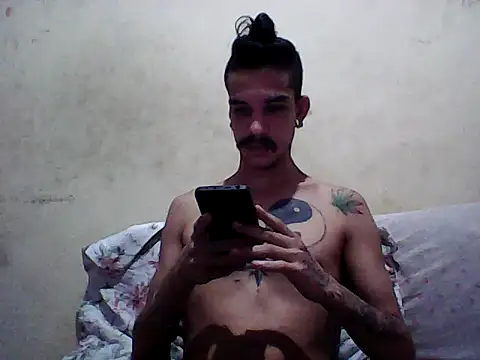 gatobranco001 online show from March 16, 10:09 pm