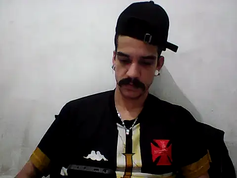 gatobranco001 online show from May 30, 5:46 pm