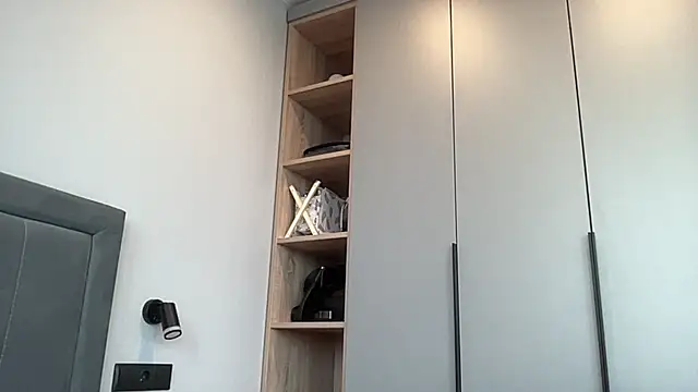 cute mark online show from December 14, 10:33 am